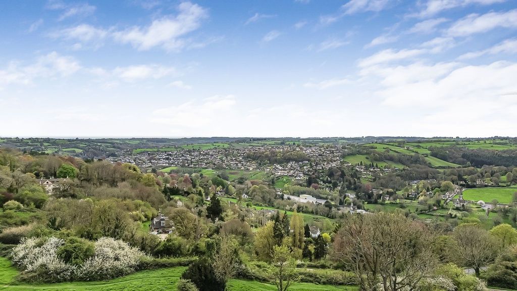 Property photo 2 of 26