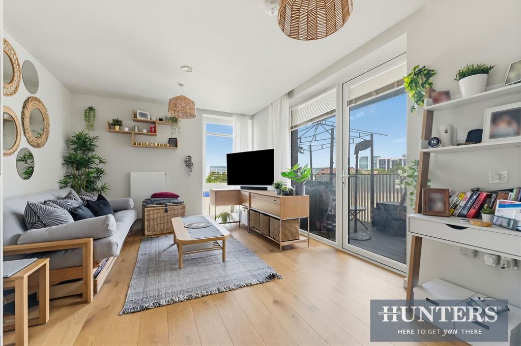 Property photo 2 of 11 Isambard Court Flat 33.Jpg