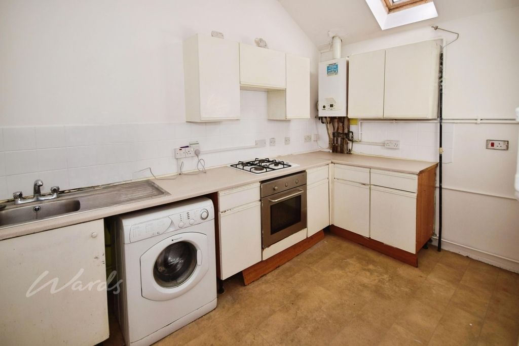 Property photo 2 of 6 Canterbury Kitchen
