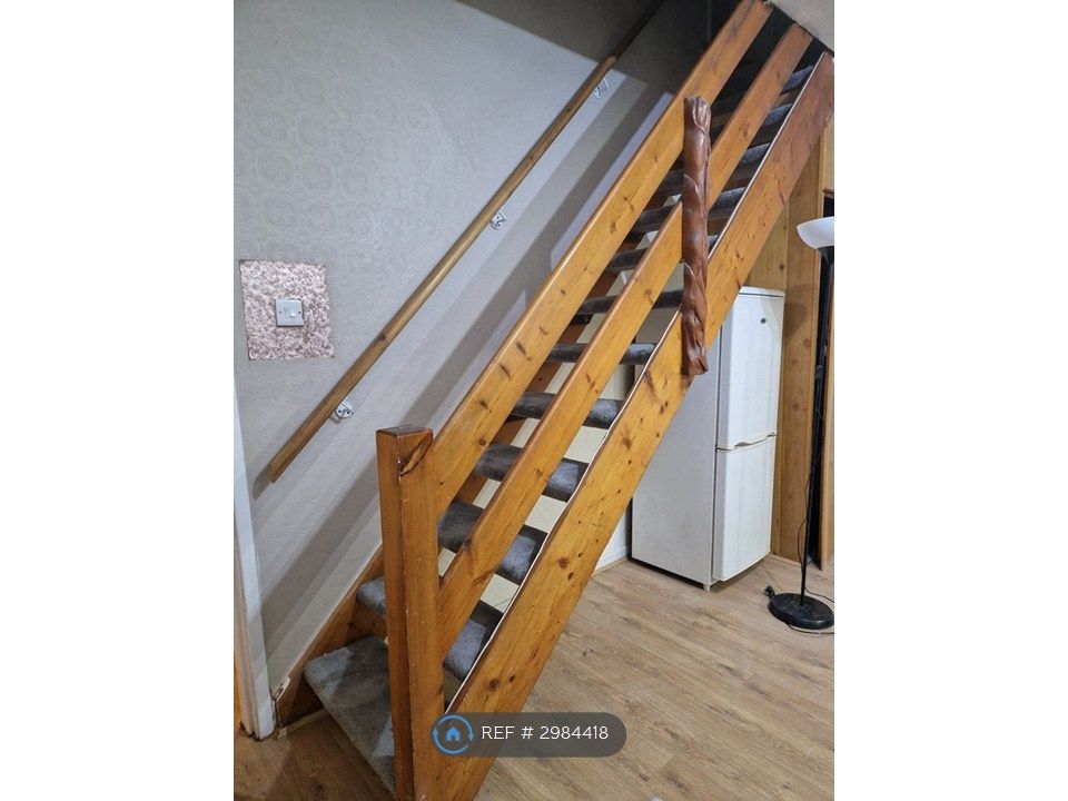 Property photo 2 of 13 Stair
