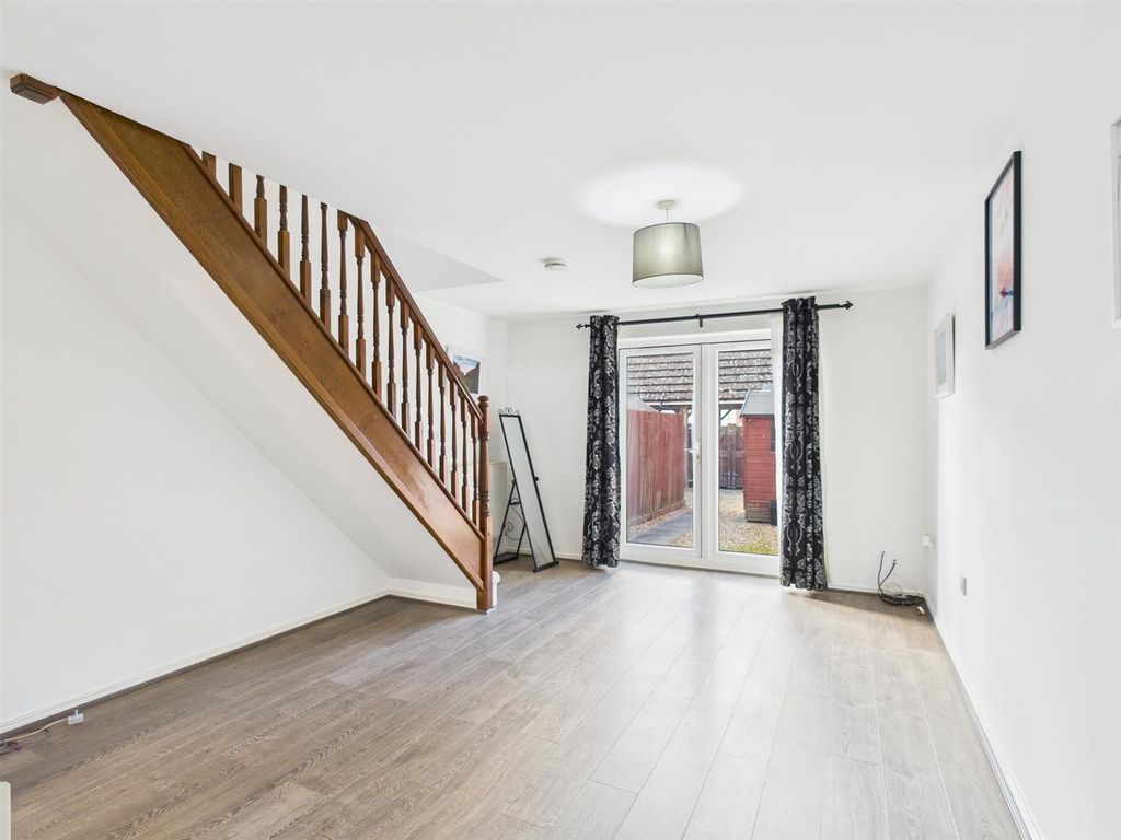 Property photo 2 of 16 Living Room