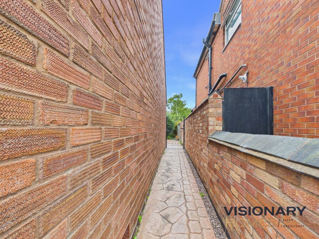 Property photo 2 of 19 Cam03522G0-Pr0277-Still002