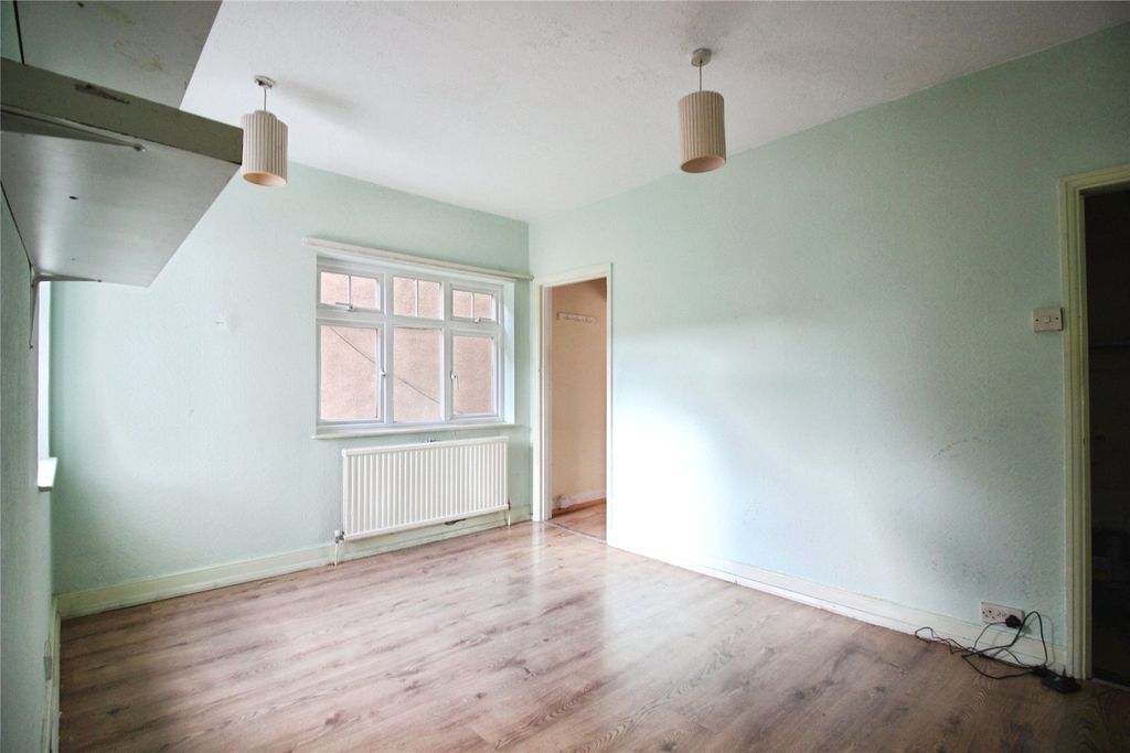 Property photo 3 of 7 Picture No. 01