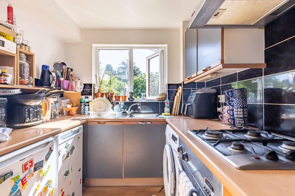 Property photo 3 of 6 4380992
