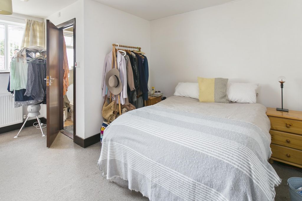 Property photo 3 of 8 Bedroom One