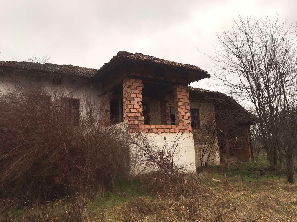 Property photo 1 of 6
