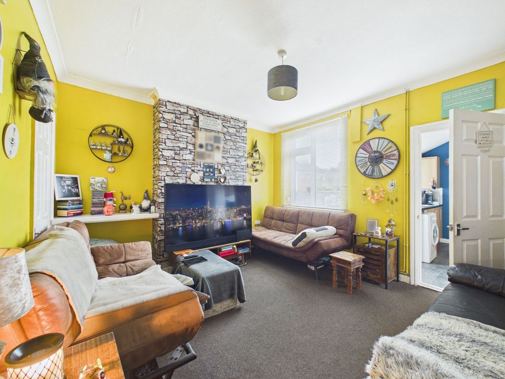 Property photo 3 of 10 Lounge