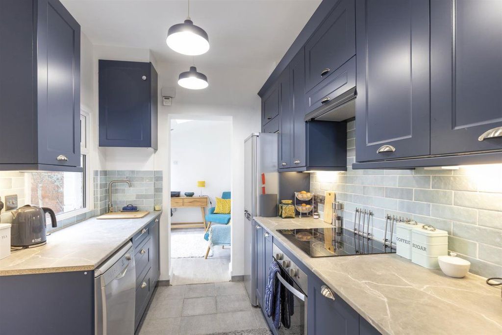 Property photo 2 of 22