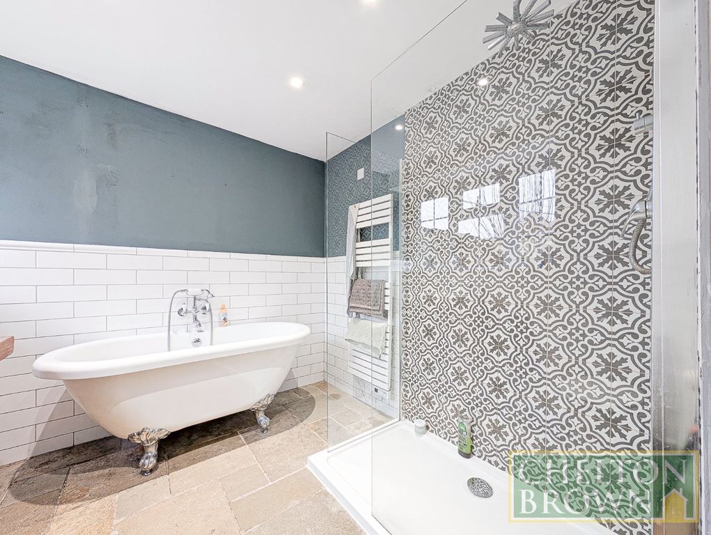 Property photo 3 of 44 Bathroom
