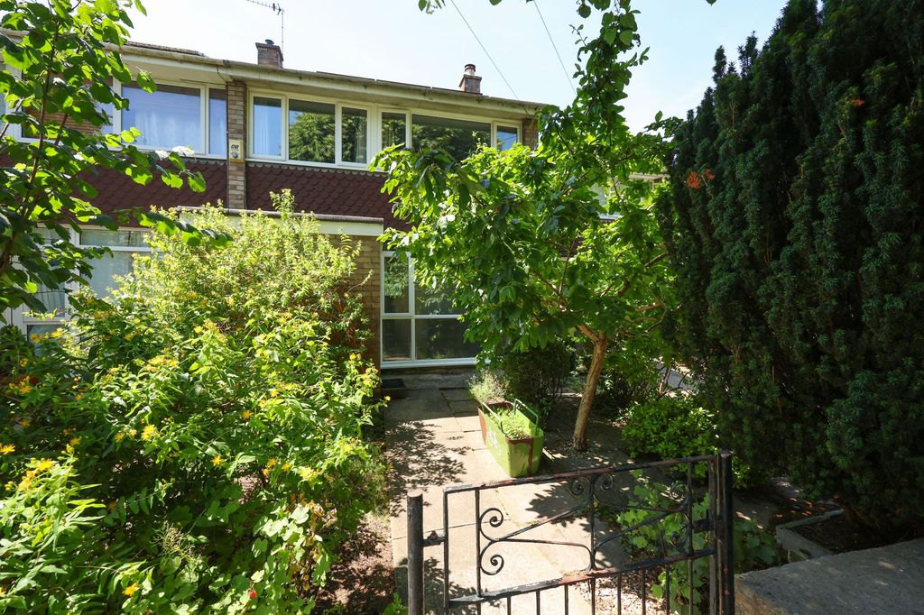 Property photo 2 of 26