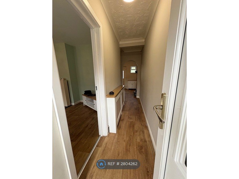 Property photo 3 of 12 Hall