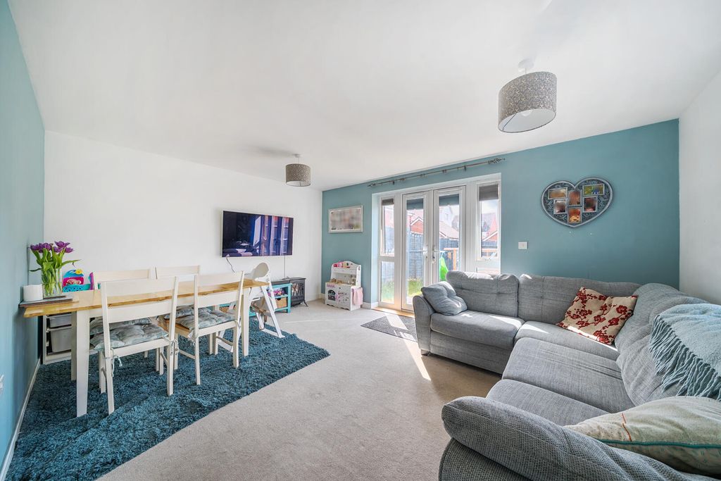 Property photo 2 of 19 Living Room