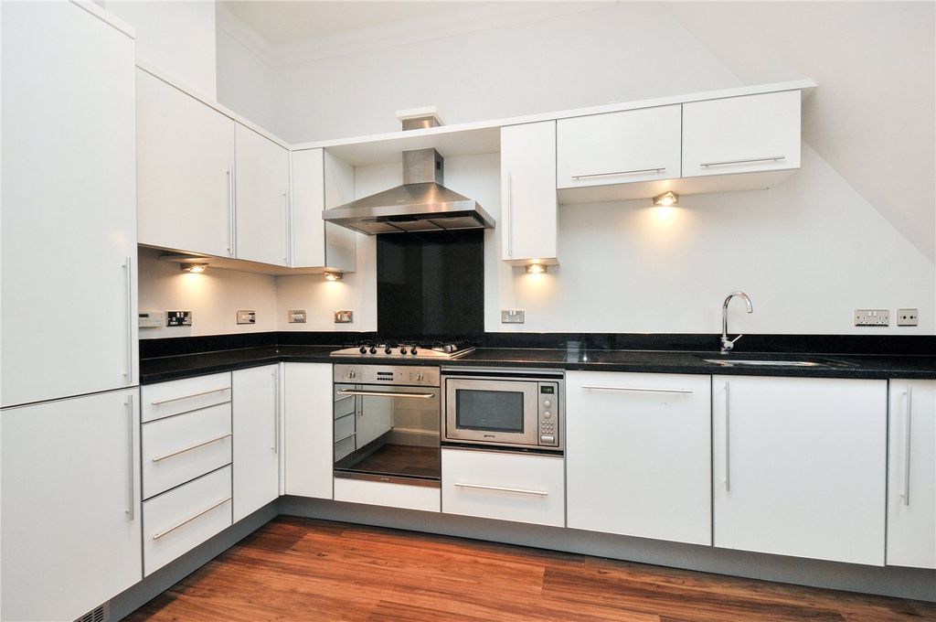 Property photo 2 of 8 Kitchen