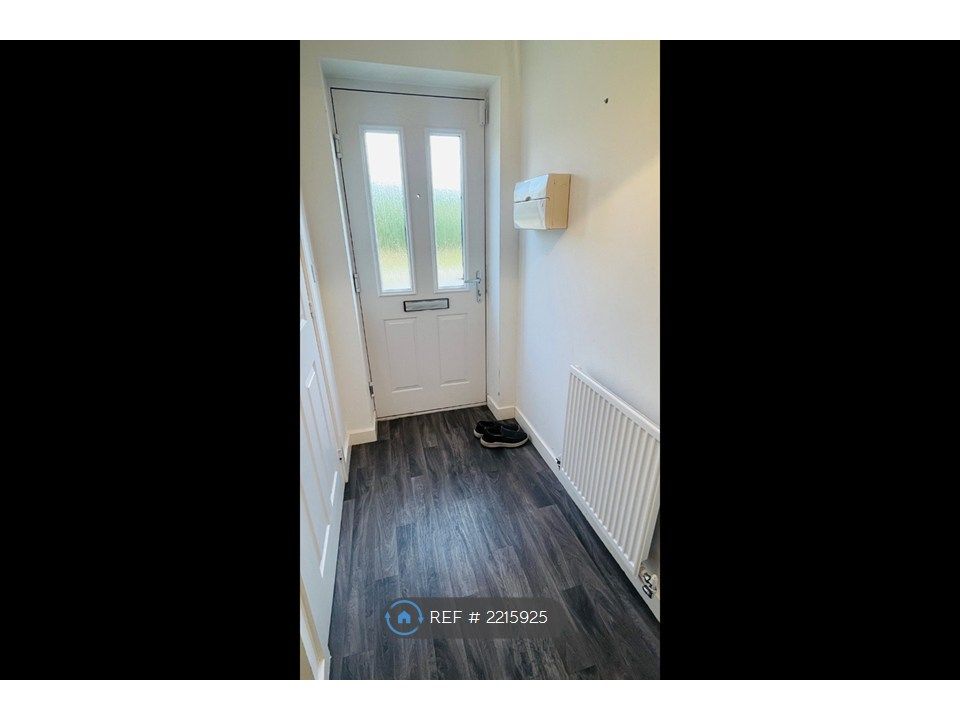 Property photo 3 of 18 Entrance