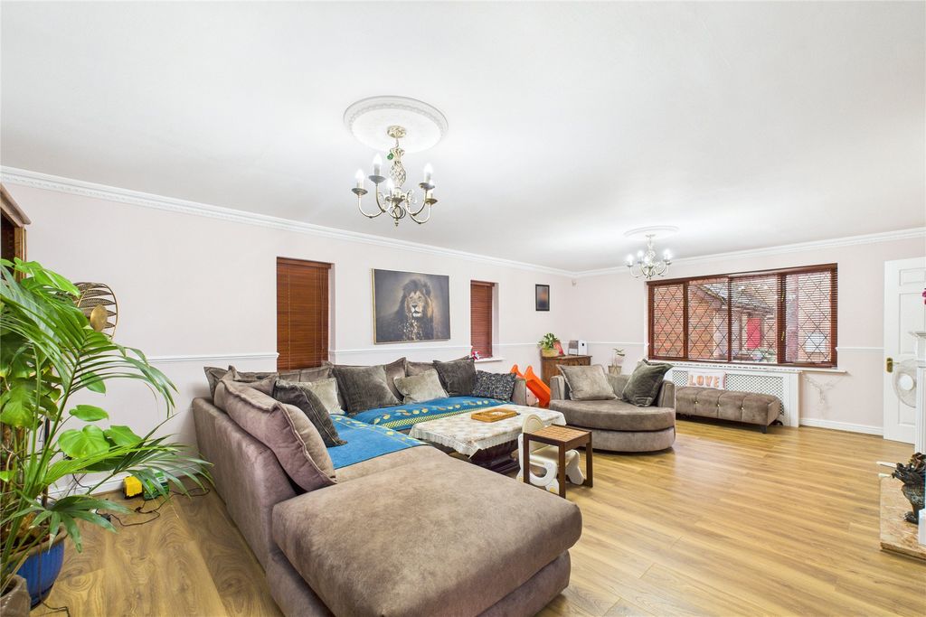 Property photo 3 of 16 Picture No. 17