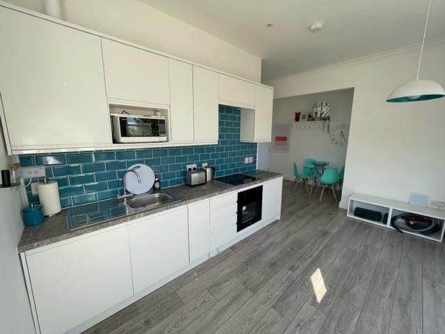 Property photo 3 of 14 Kitchen Area