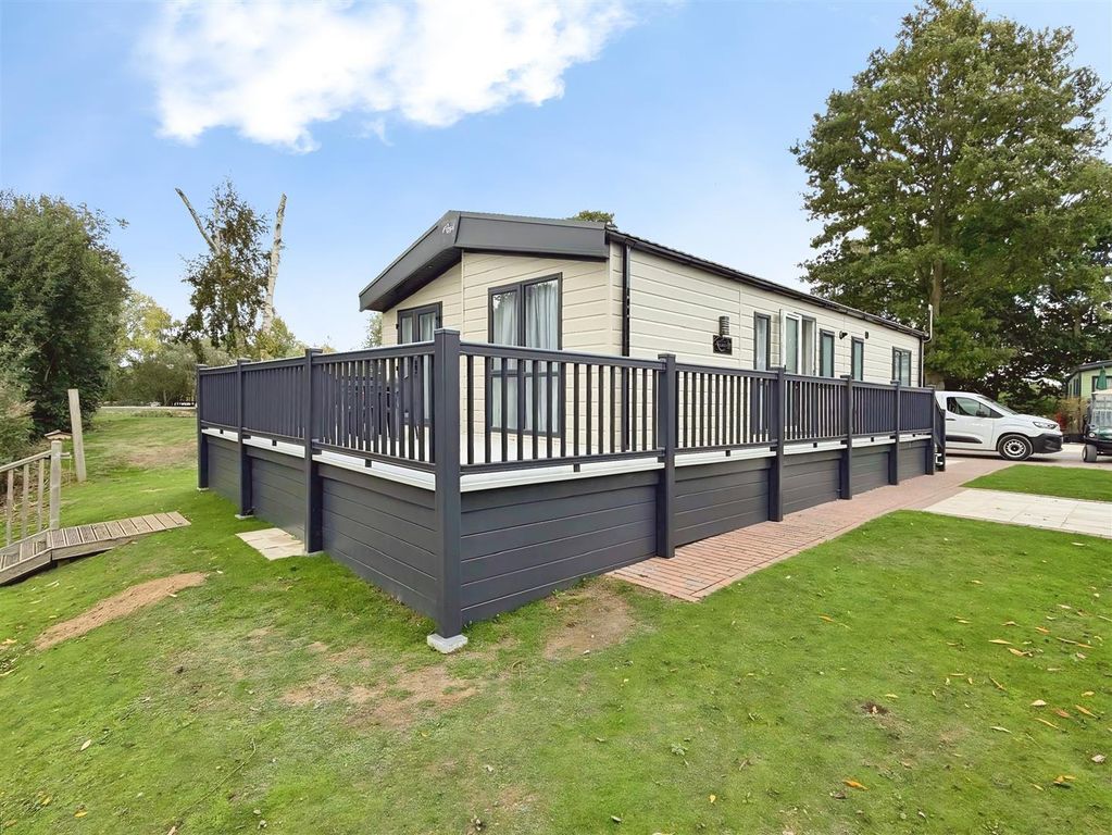 Property photo 1 of 14 Front