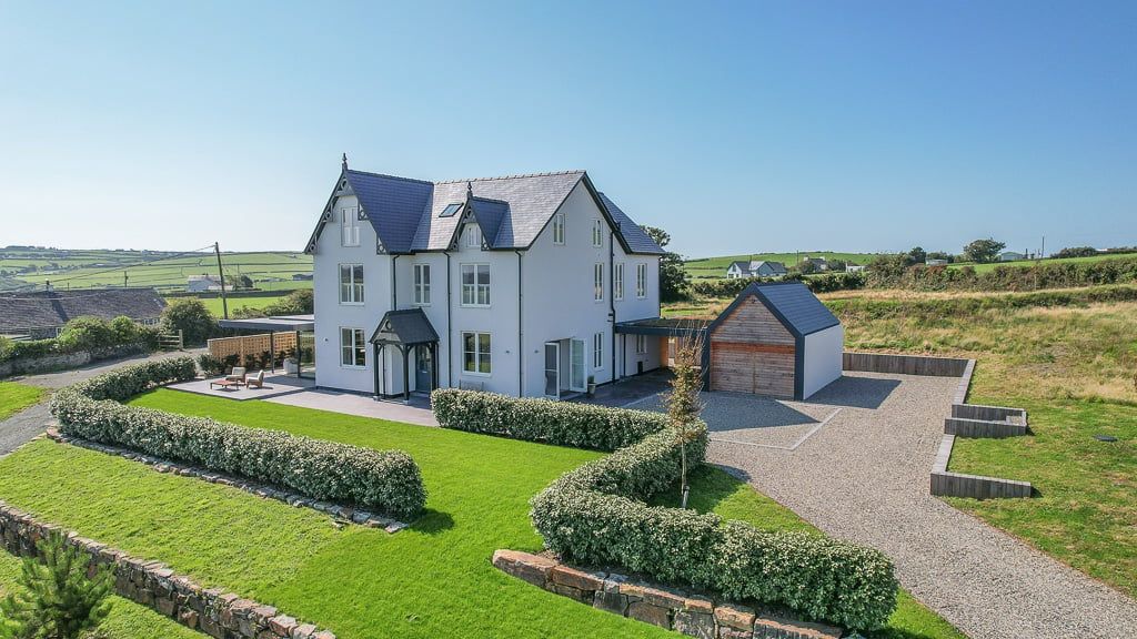 Property photo 1 of 33