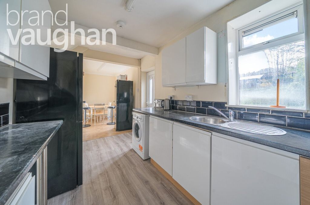 Property photo 3 of 10 B2d5Ac47-0c80-47F...