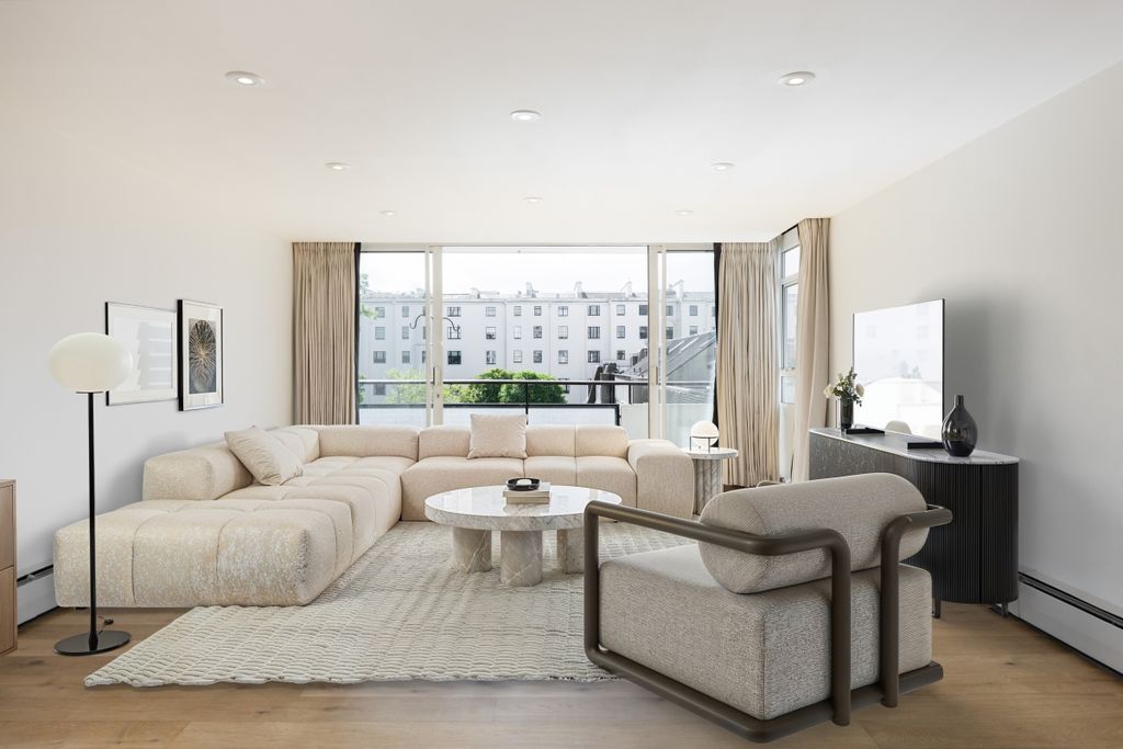 Property photo 2 of 16 Sussex Square 62 ...