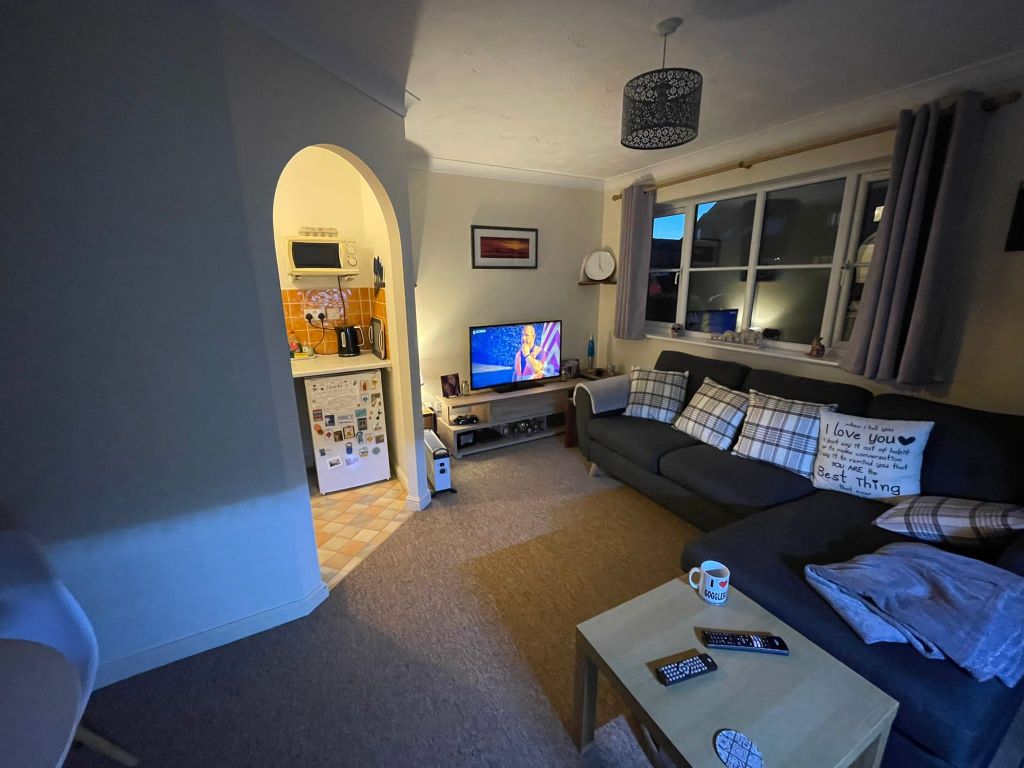 Property photo 2 of 4 Living Room
