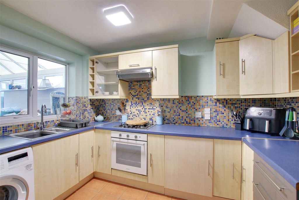 Property photo 3 of 11 Img_5843-Img_5845.Jpg