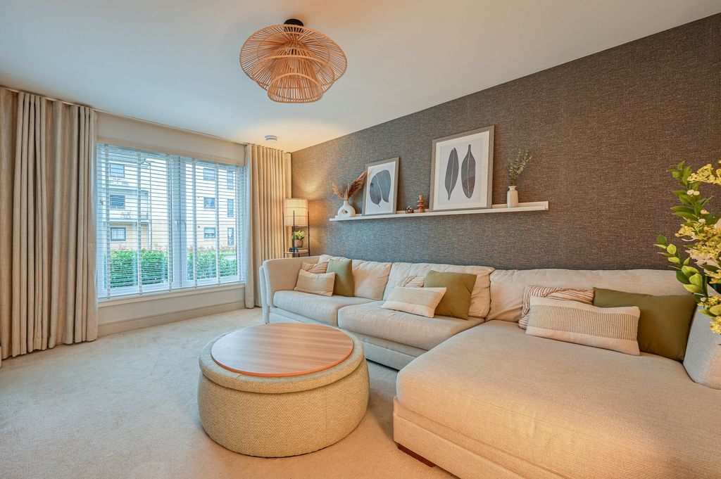 Property photo 2 of 28