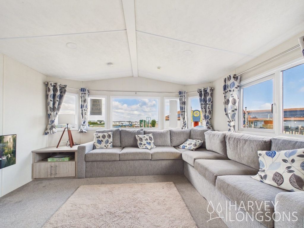 Property photo 3 of 16 Delta Sienna Lounge Seaview Holiday Park