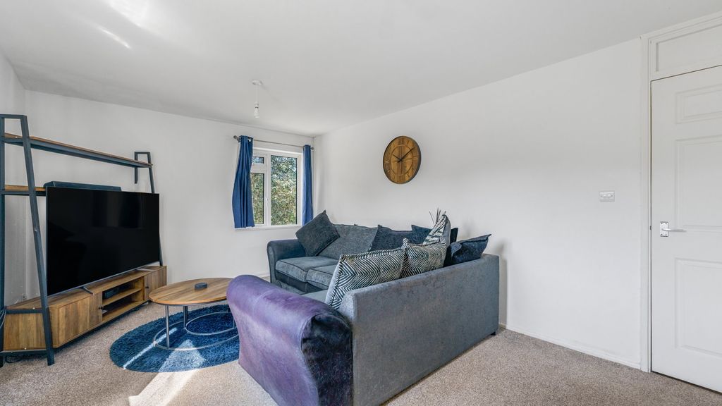 Property photo 2 of 6
