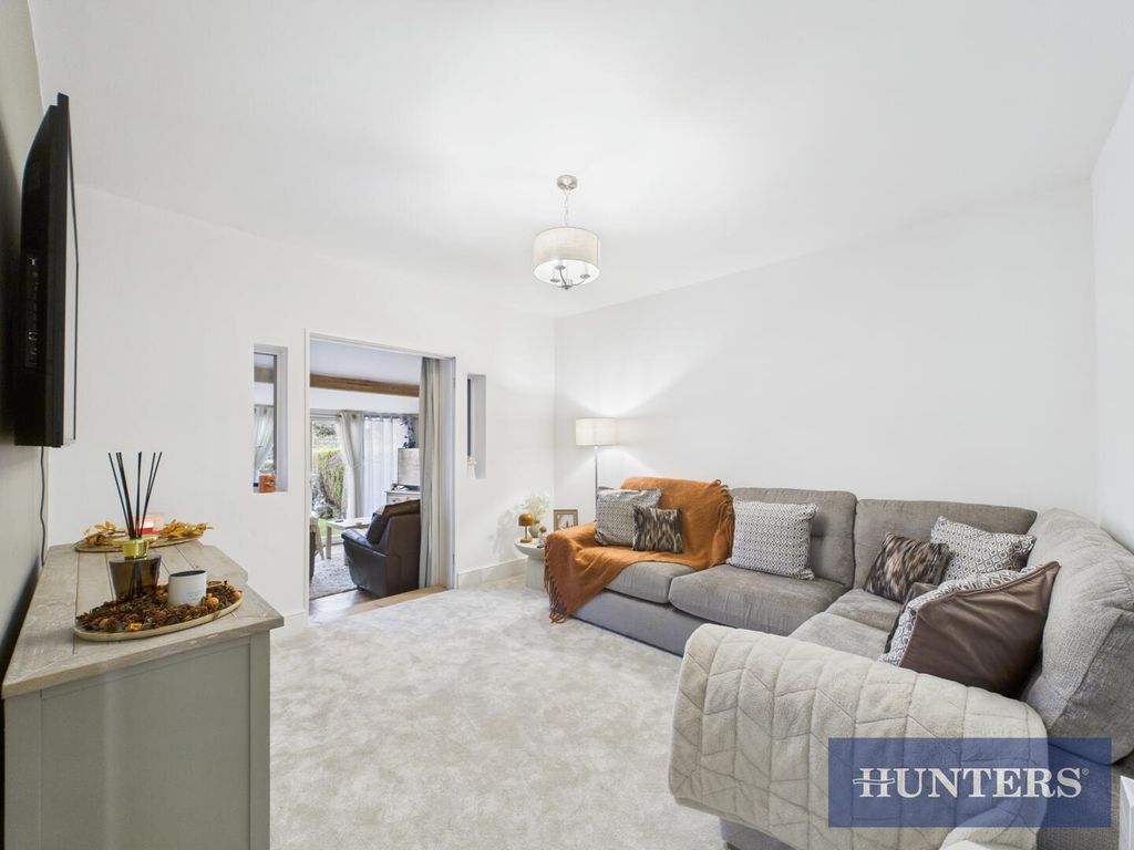 Property photo 2 of 14 Living Room