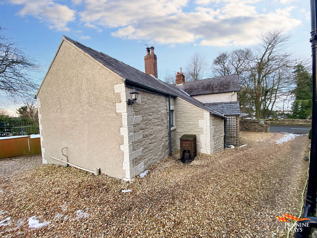 Property photo 2 of 25