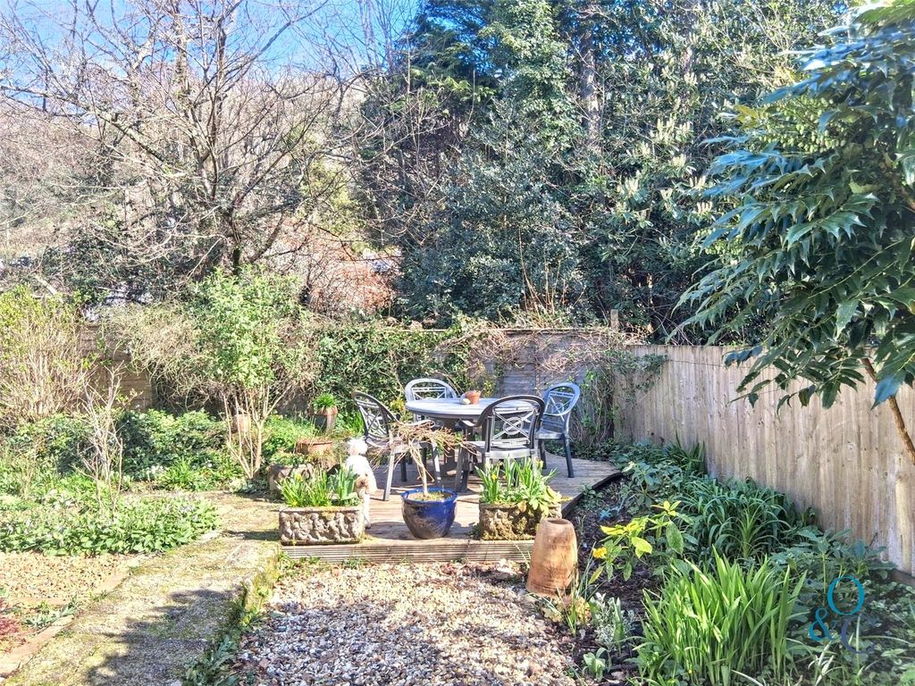 Property photo 2 of 17 Picture No. 26