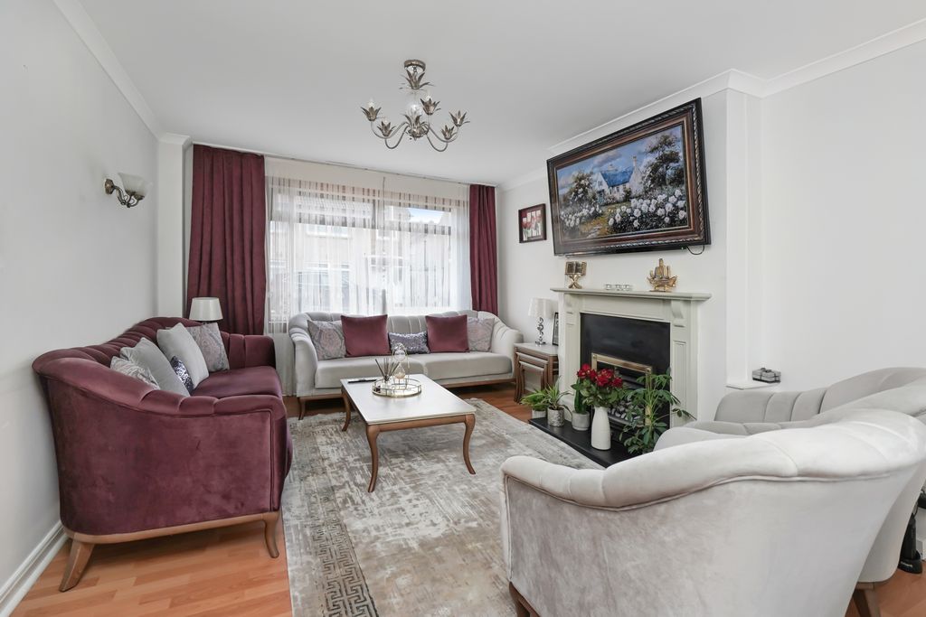 Property photo 1 of 17 Primary Property Image