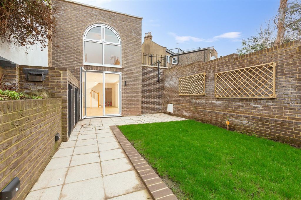 Property photo 3 of 15