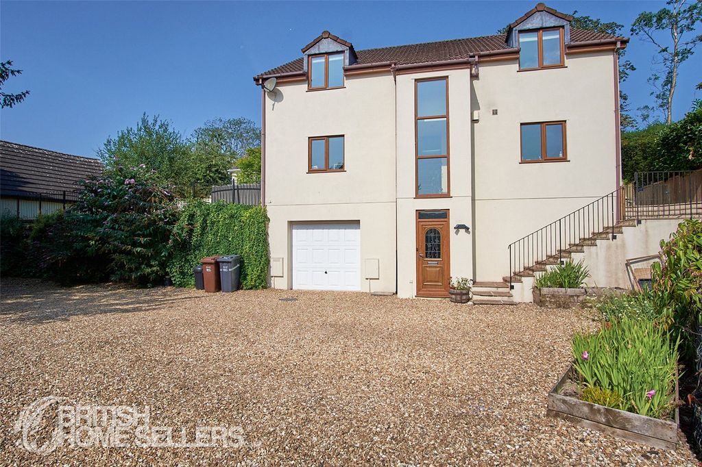 Property photo 2 of 19 1