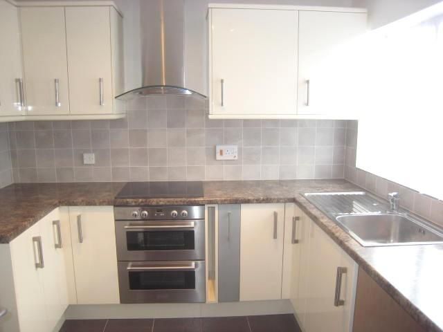 Property photo 1 of 10 Kitchen