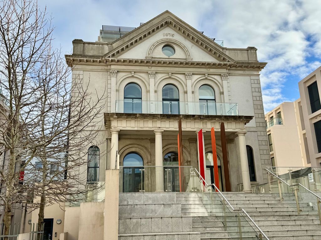 Property photo 1 of 7