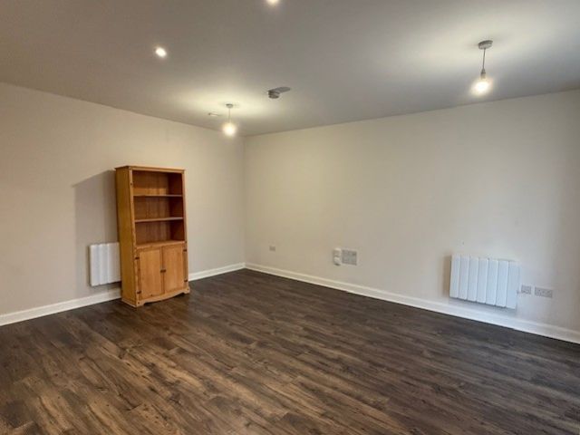 Property photo 3 of 11 1