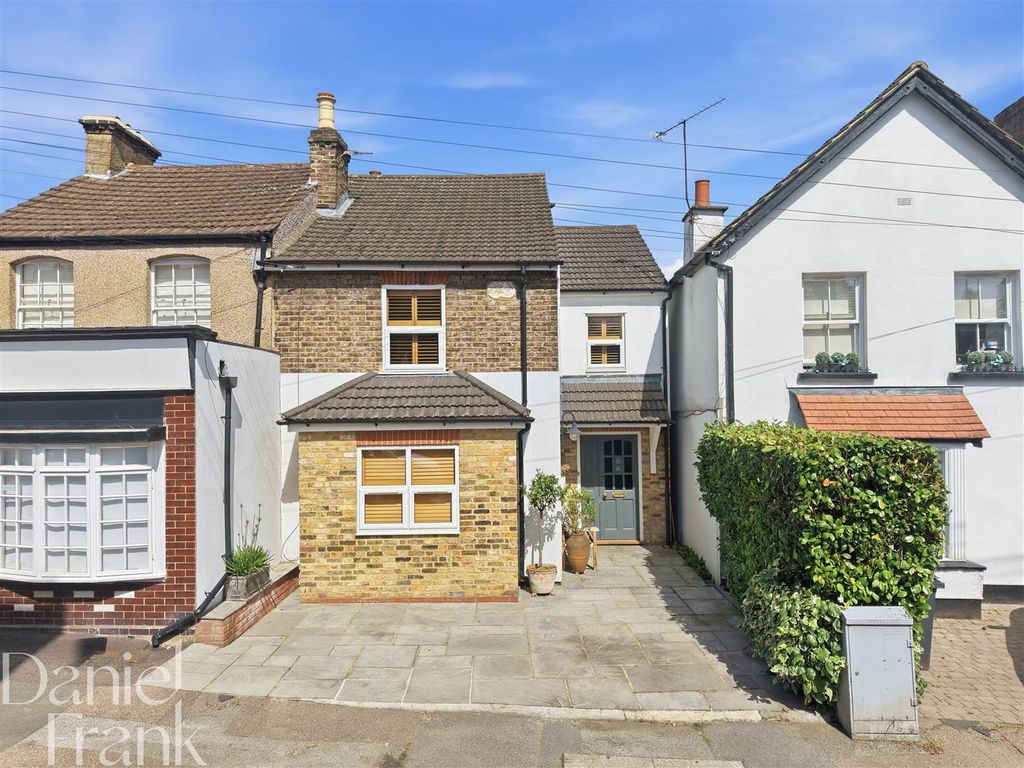 Property photo 1 of 29
