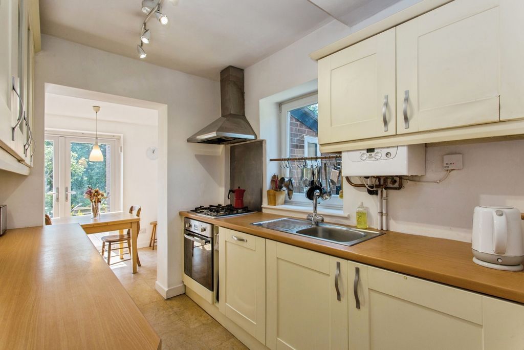 Property photo 2 of 20 Kitchen