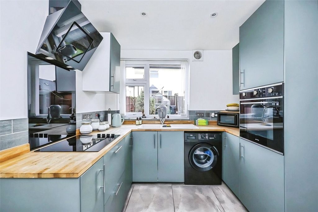 Property photo 2 of 13 Kitchen