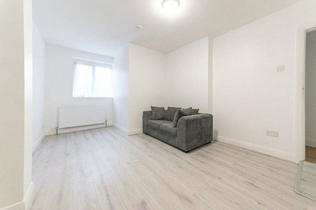 Property photo 3 of 10 Picture No. 09
