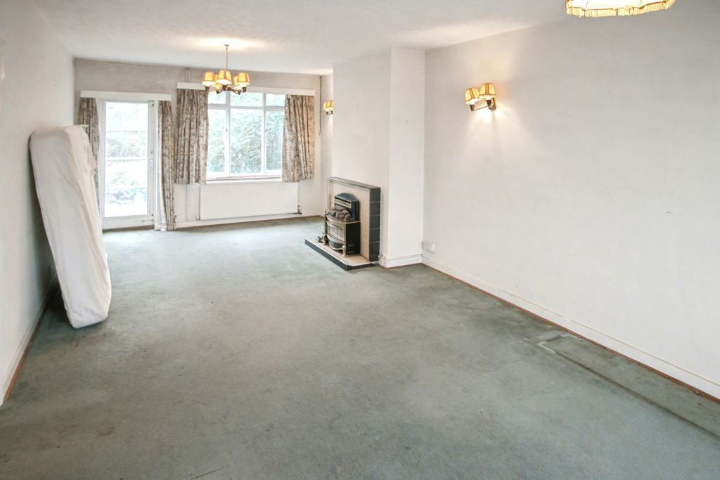 Property photo 2 of 21