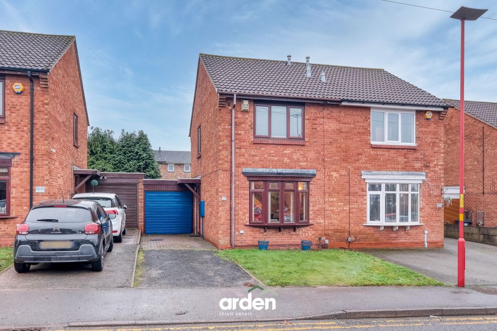 Property photo 2 of 11