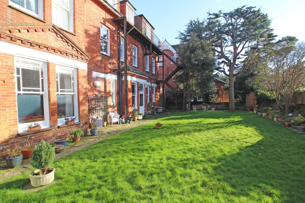 Property photo 2 of 22