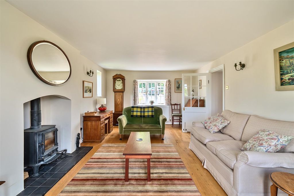 Property photo 3 of 17 Sitting Room