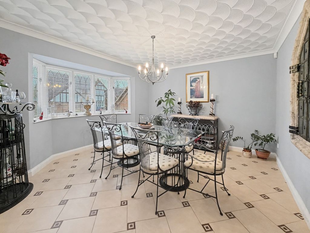 Property photo 3 of 57 4834458