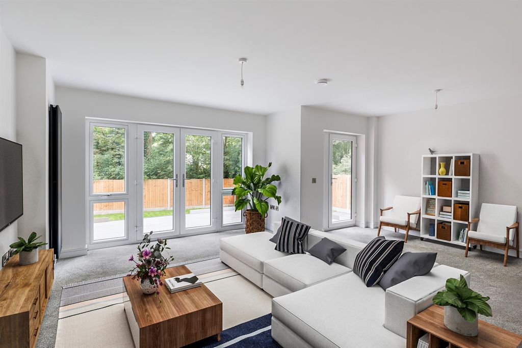 Property photo 3 of 27 Lounge