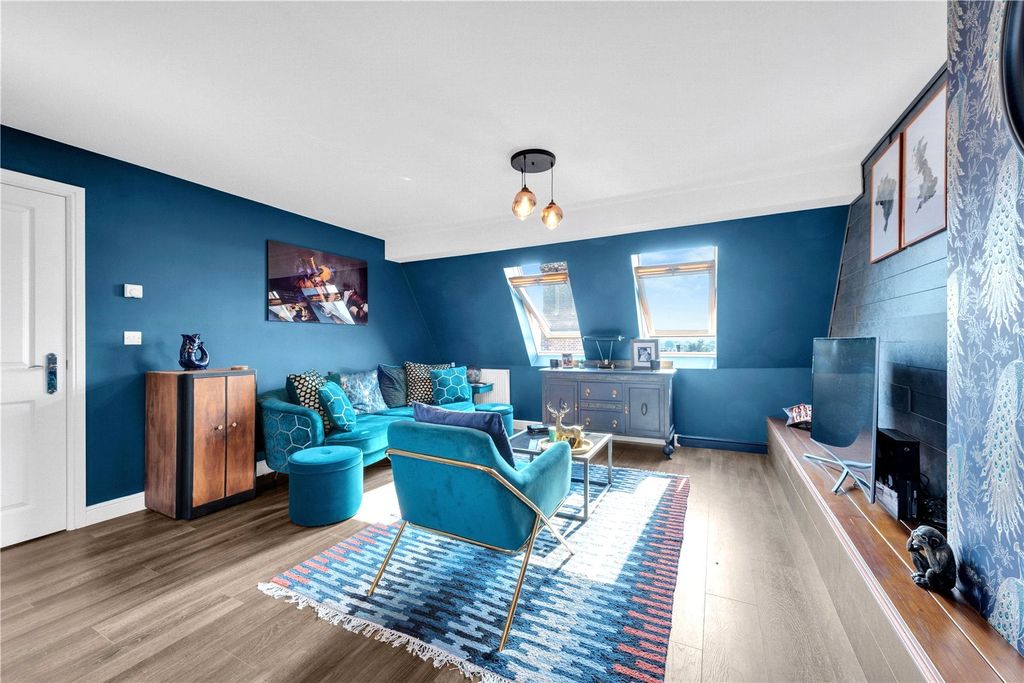 Property photo 3 of 16 Picture No. 11