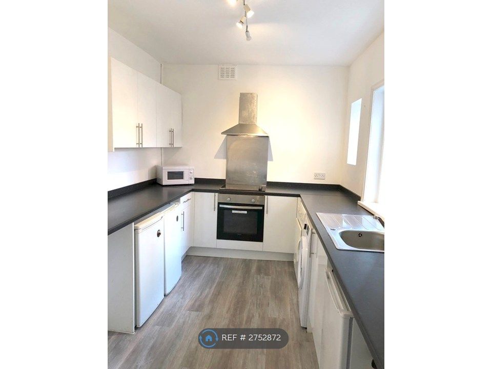 Property photo 3 of 29 Kitchen